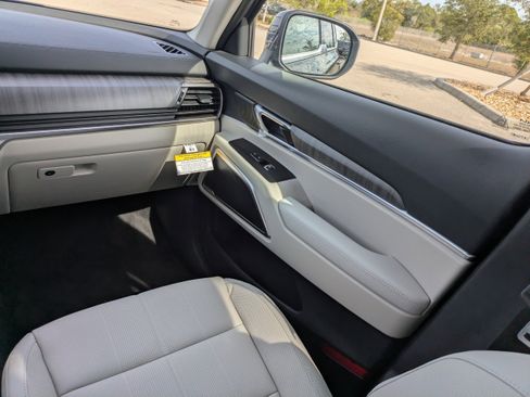 New 2025 Kia Telluride EX image 22