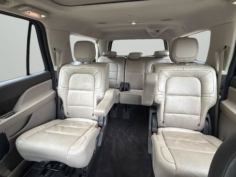 Used 2022 Lincoln Navigator L Reserve RWD image 28