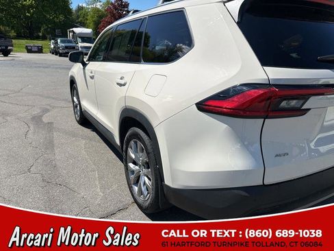 Used 2024 Toyota Grand Highlander AWD image 12