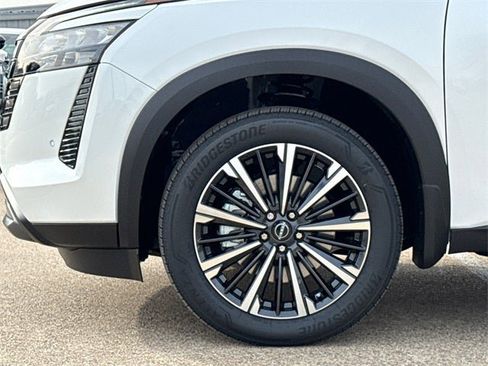 New 2026 Nissan Pathfinder Platinum w/ Cargo Package image 6