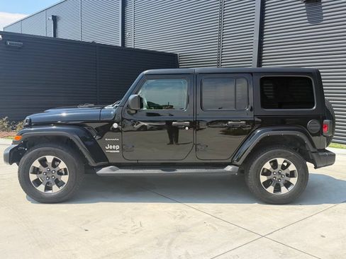 Used 2022 Jeep Wrangler Unlimited Sahara AWD/4WD image 8