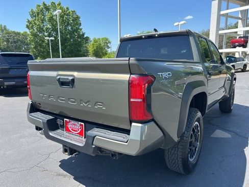 Used 2024 Toyota Tacoma TRD Off-Road AWD/4WD image 7
