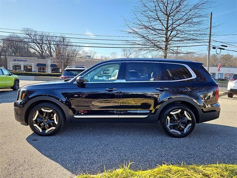 Used 2023 Kia Telluride S image 5