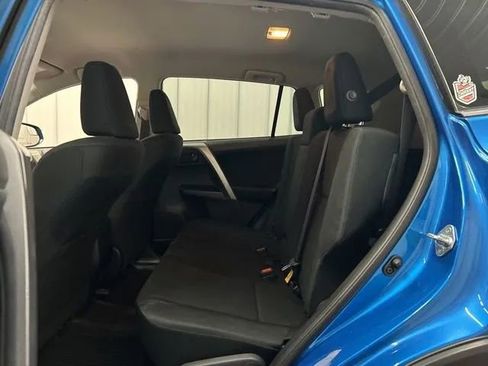 Used 2016 Toyota RAV4 LE AWD/4WD image 12
