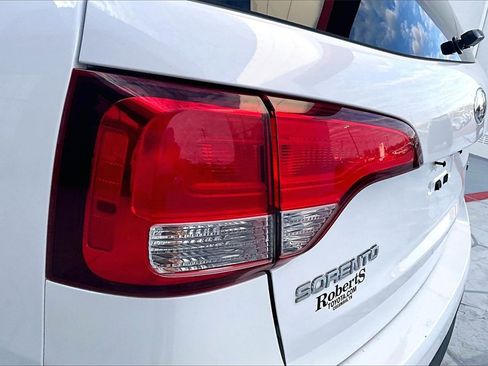 Used 2015 Kia Sorento EX image 22