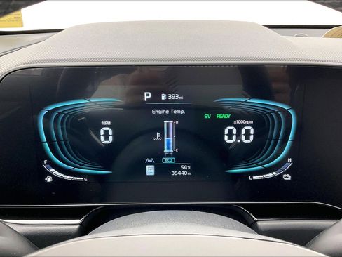 Used 2023 Kia Niro EX image 22