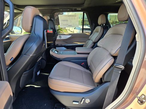 New 2026 Lincoln Navigator Black Label AWD/4WD image 11