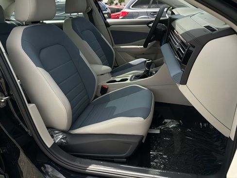 New 2026 Volkswagen Jetta SE FWD image 8