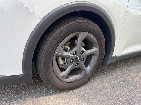 Used 2025 Kia K4 LXS image 9