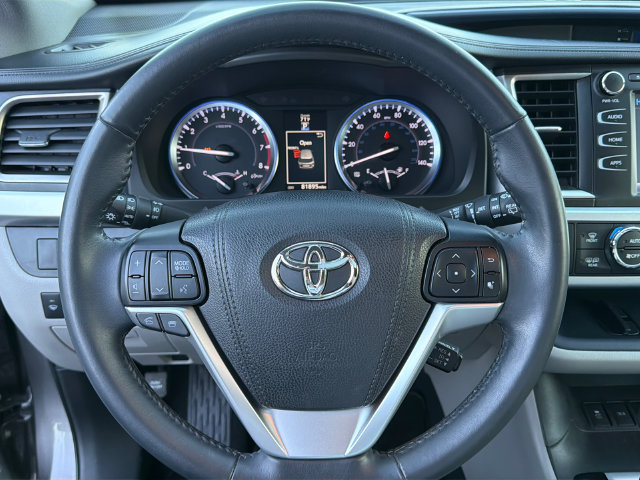 Used 2016 Toyota Highlander XLE FWD image 13