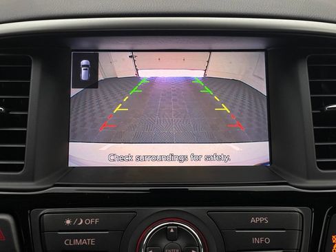 Used 2017 Nissan Pathfinder SV AWD/4WD image 4