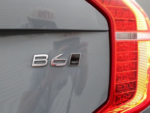 Certified 2023 Volvo XC90 B6 Plus w/ Protection Package Premier AWD/4WD image 34