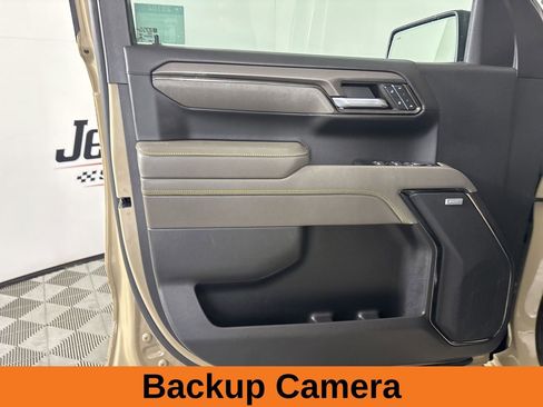 Used 2022 Chevrolet Silverado 1500 ZR2 image 9