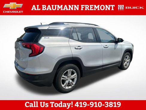 Used 2018 GMC Terrain SLE w/ Driver Convenience Package FWD image 5