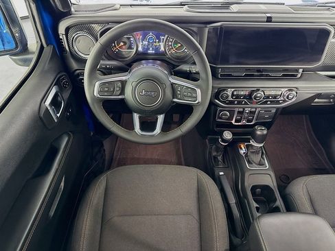 Used 2024 Jeep Wrangler Sahara image 23