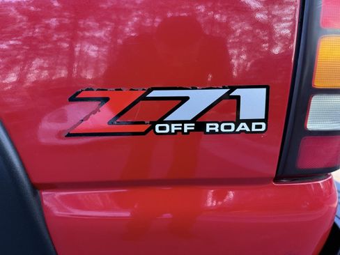 Used 2005 GMC Sierra 1500 SLT w/ Light Duty Power Package image 14