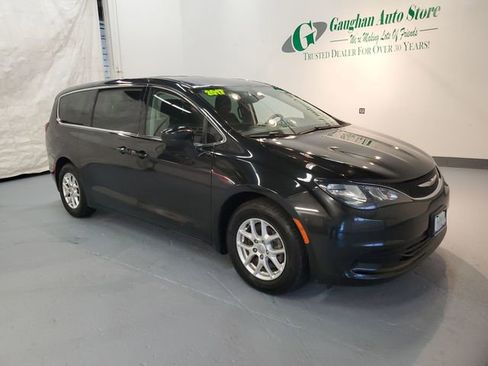 Used 2017 Chrysler Pacifica Touring FWD image 9