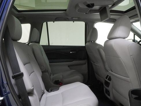Used 2022 Honda Pilot Elite image 43