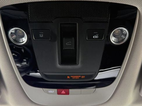 Certified 2025 Kia Sorento EX w/ Panoramic Sunroof Package image 44