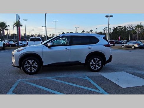 Used 2023 Nissan Rogue SV w/ SV Premium B Package image 27