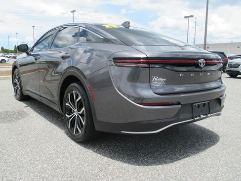 Used 2023 Toyota Crown AWD/4WD image 5