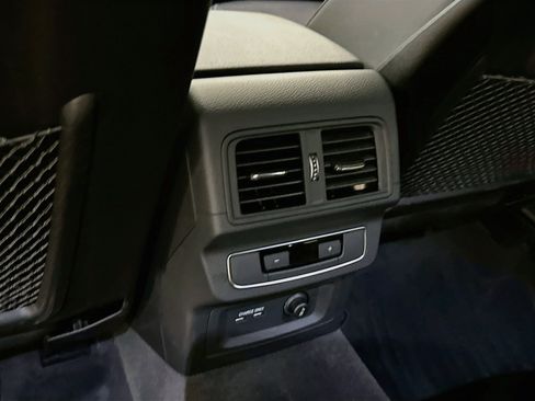 Used 2023 Audi Q5 2.0T Premium w/ Convenience Package AWD/4WD image 29