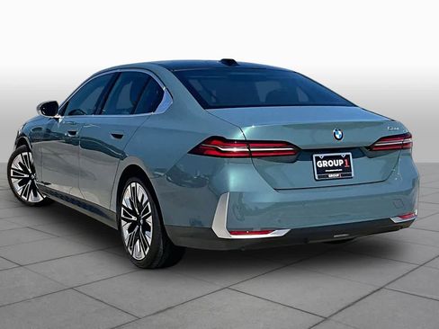 Used 2026 BMW 530i RWD image 11