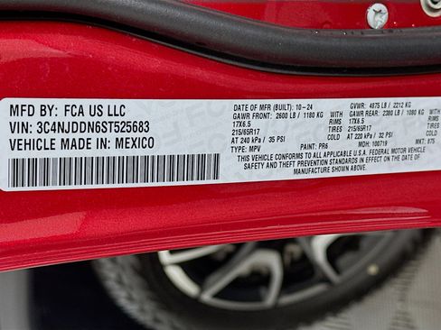 Used 2025 Jeep Compass Trailhawk AWD/4WD image 12