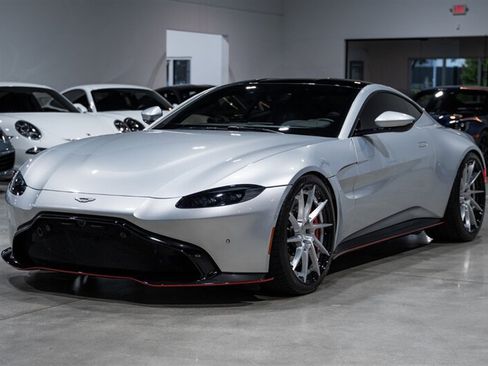 Used 2019 Aston Martin V8 Vantage Coupe RWD image 10