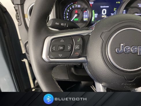 Used 2025 Jeep Wrangler Sahara w/ Safety Group image 22