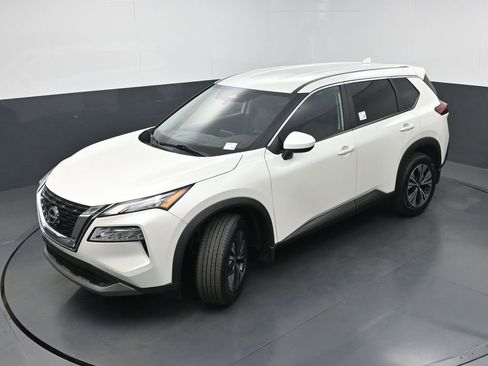 Used 2023 Nissan Rogue SV FWD image 30