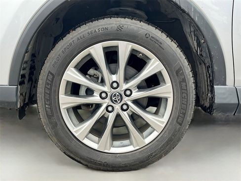 Used 2018 Toyota RAV4 Limited image 31