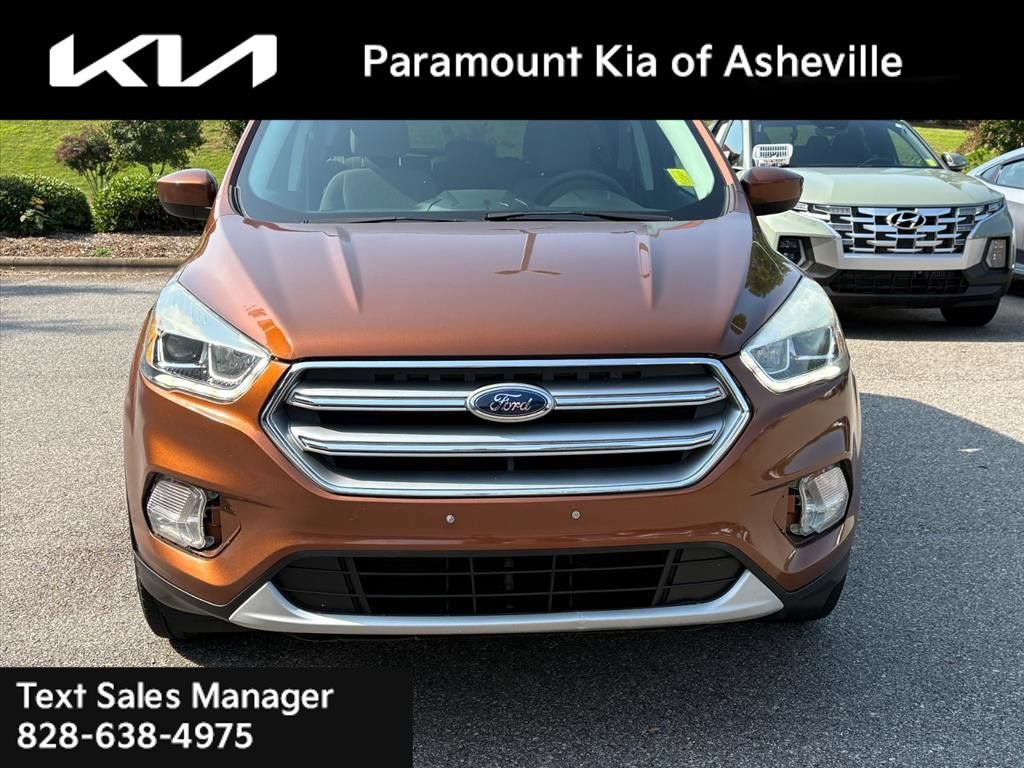Used 2017 Ford Escape SE w/ Equipment Group 201A AWD/4WD image 2