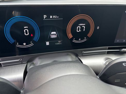 Used 2025 Hyundai Kona SEL image 34