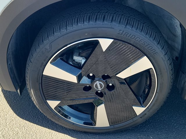 Certified 2026 Nissan Kicks SR FWD image 8