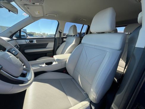 Used 2025 Hyundai Santa Fe SEL image 38