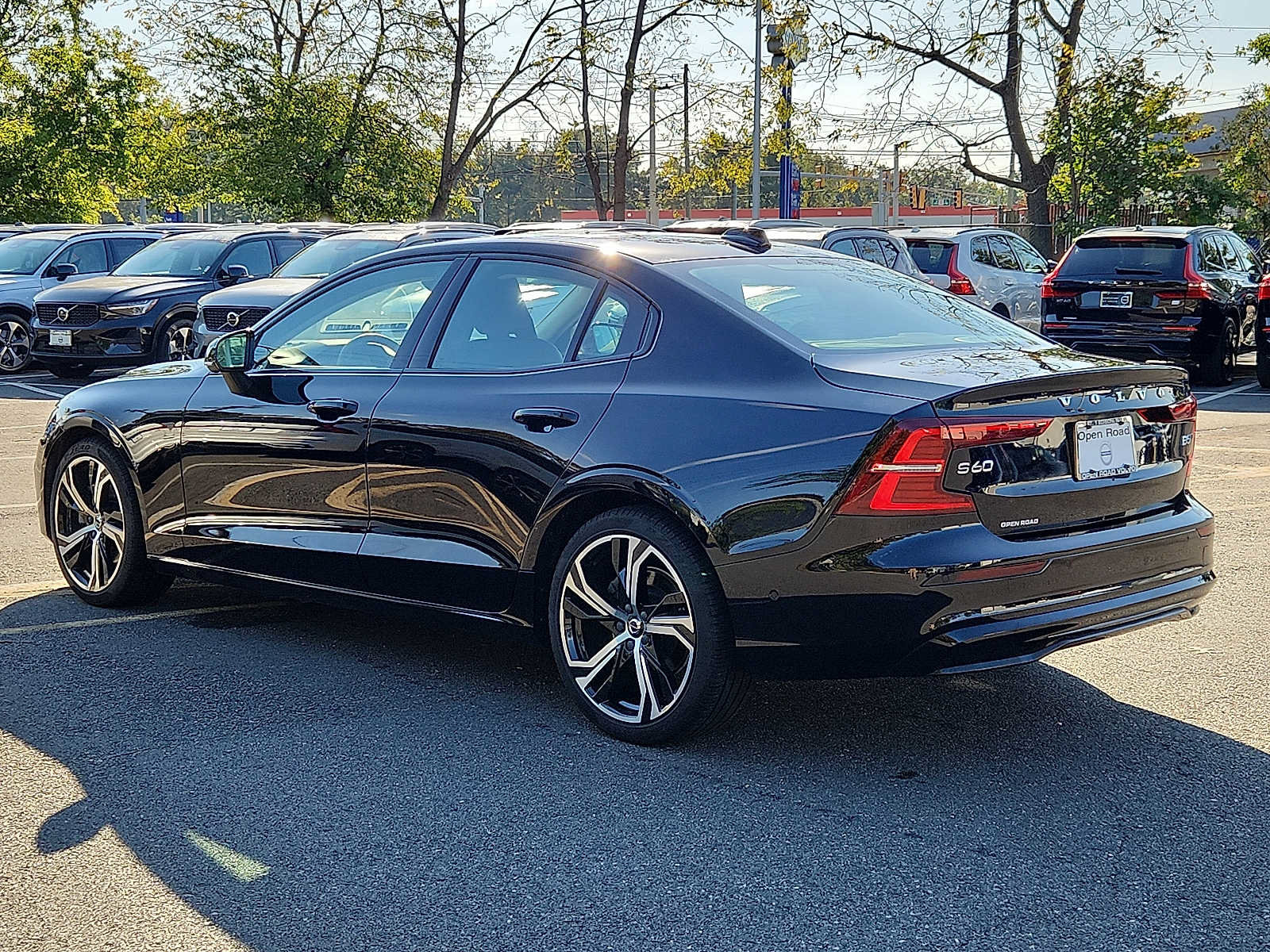 Certified 2024 Volvo S60 B5 Plus w/ Climate Package AWD/4WD image 4