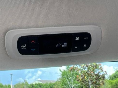 Certified 2021 Chrysler Pacifica Touring-L w/ Uconnect Theater Family Group FWD image 31