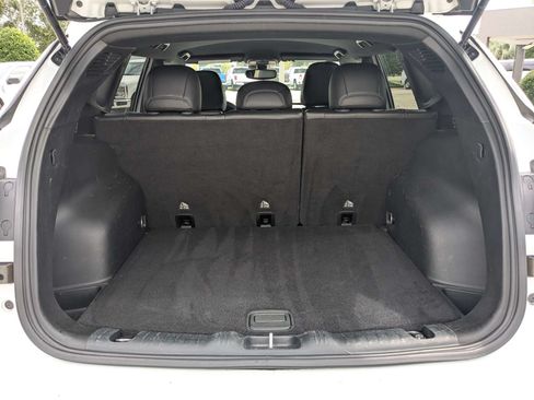Used 2024 Jeep Compass Latitude AWD/4WD image 13