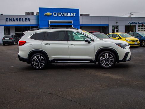 Used 2023 Subaru Ascent Touring image 8