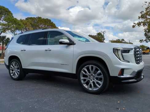 Used 2024 GMC Acadia Denali w/ Super Cruise Package image 2