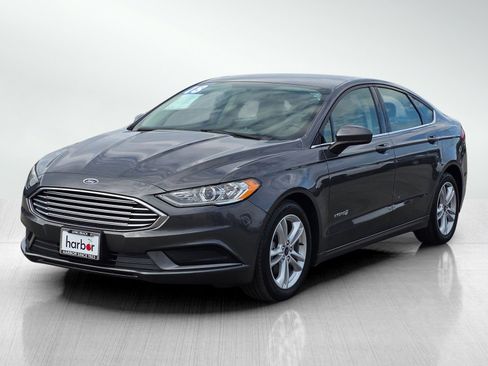 Used 2018 Ford Fusion S image 3