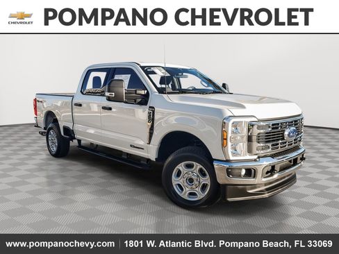 Used 2025 Ford F250 XLT image 1