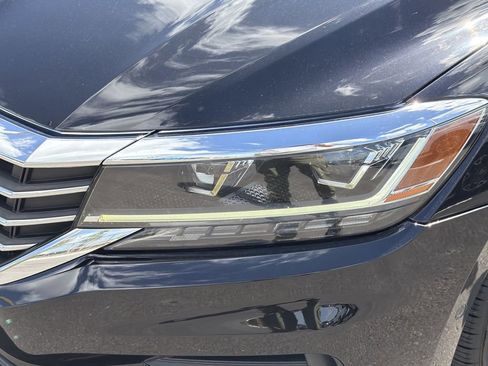 Used 2020 Volkswagen Passat 2.0T SEL FWD image 8