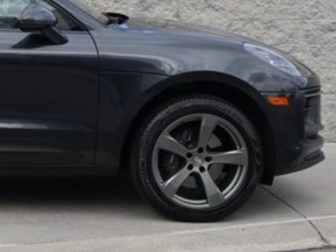 Certified 2024 Porsche Macan image 13