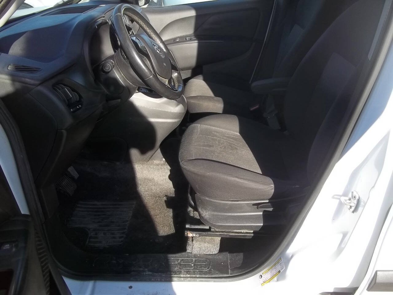 Used 2015 RAM ProMaster City Tradesman SLT w/ Rear Back-up Camera Group FWD image 10