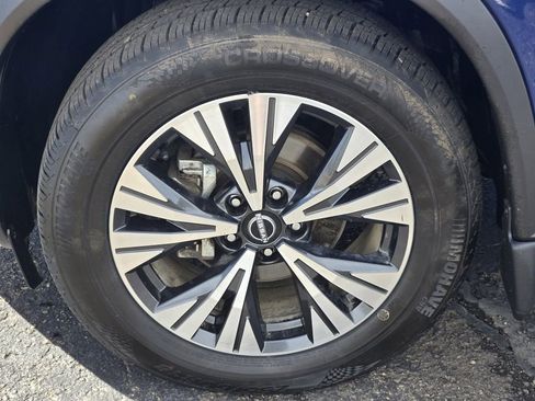 Used 2023 Nissan Rogue SV AWD/4WD image 6