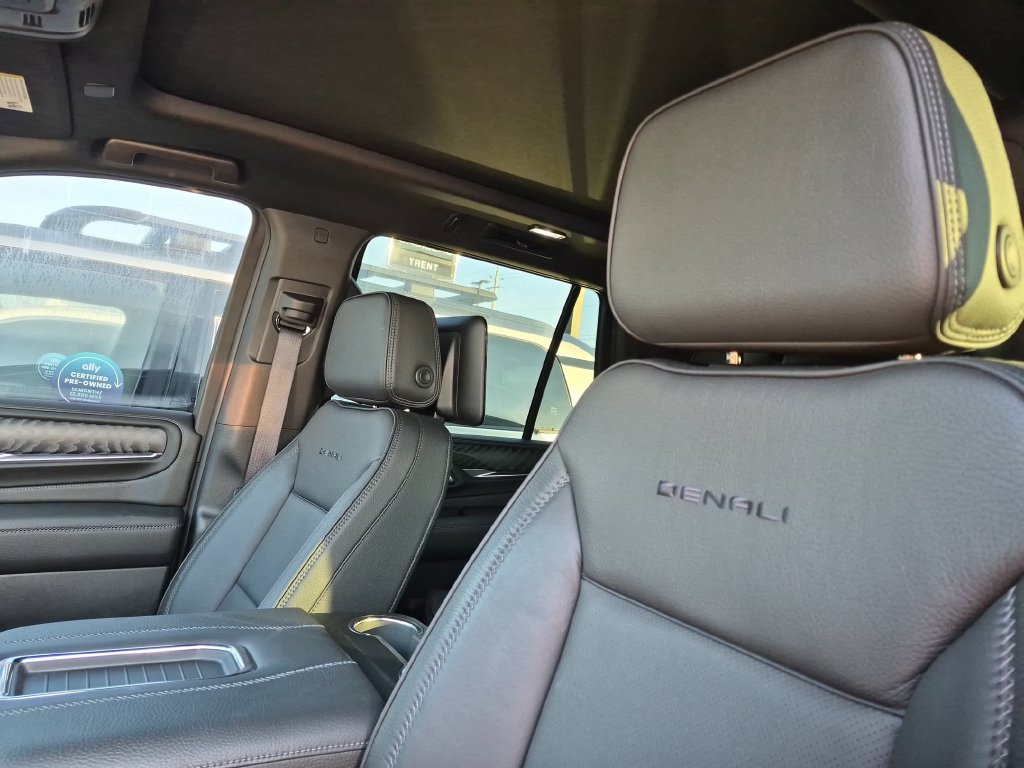 Used 2024 GMC Yukon Denali w/ Denali Reserve Package AWD/4WD image 12