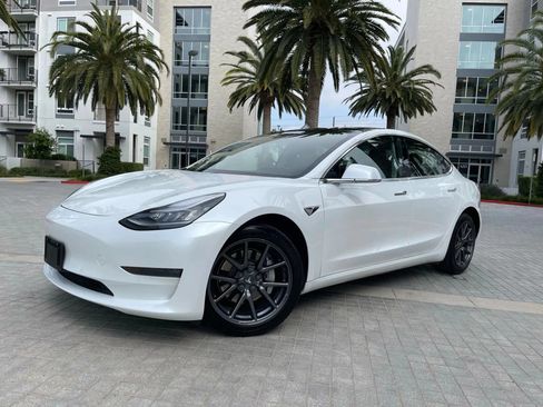 Used 2020 Tesla Model 3 Standard Range Plus RWD image 6
