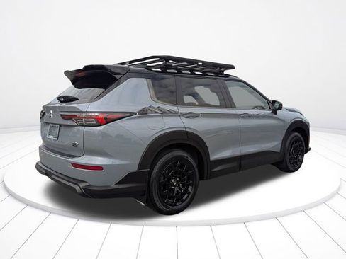 New 2026 Mitsubishi Outlander AWD image 3
